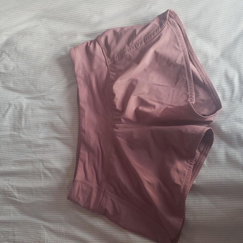 Lululemon shorts size 4